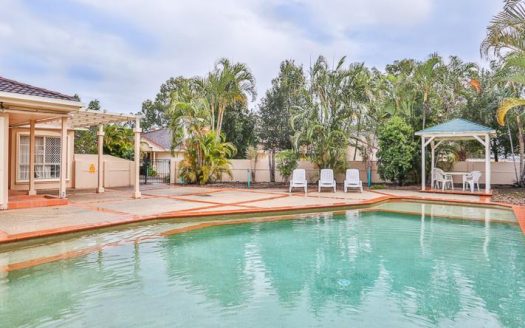 FANTASTIC LOCATION & RESORT STYLE LIVING AIR CONDITION HOME
