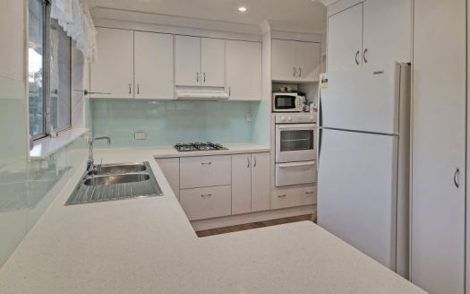 AIR CONDITIONED 4 BEDROOM HOME IN IDEAL MACGREGOR LOCATION