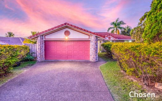 Sprawling Low-set Sweet home Within Walking Distance To Bus And Shops!