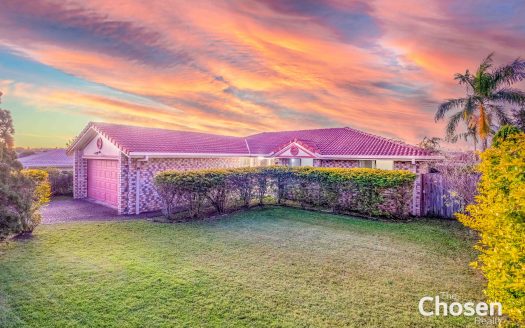 Sprawling Low-set Sweet home Within Walking Distance To Bus And Shops!