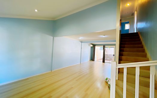FANTASTIC LOCATION & RESORT STYLE LIVING AIR CONDITION HOME