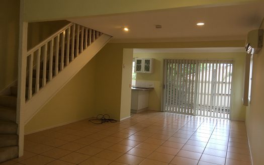 AIR CONDITIONER HOME!!! FANTASTIC LOCATION & RESORT STYLE LIVING