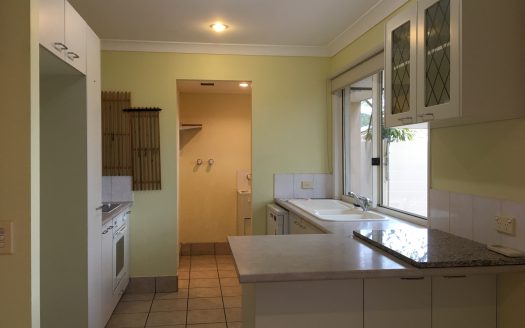 AIR CONDITIONER HOME!!! FANTASTIC LOCATION & RESORT STYLE LIVING