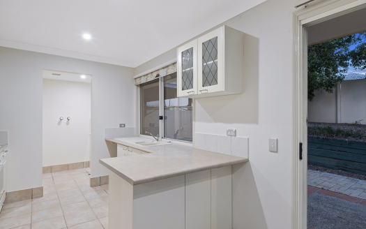 AIR CONDITIONER HOME!!! FANTASTIC LOCATION & RESORT STYLE LIVING
