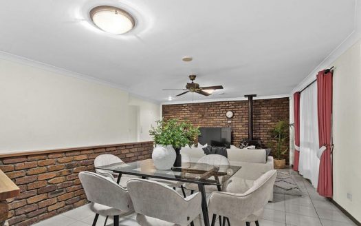 Charming Family Retreat with Solar Energy and Swimming Pool